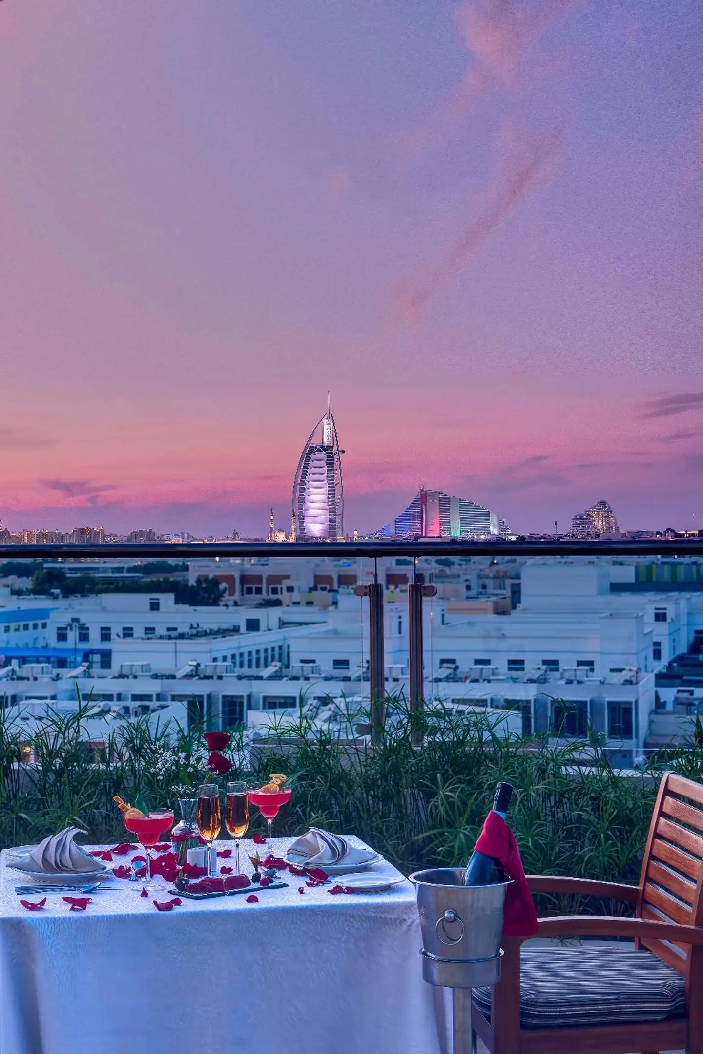 Metropolitan Hotel Dubai Terrasse