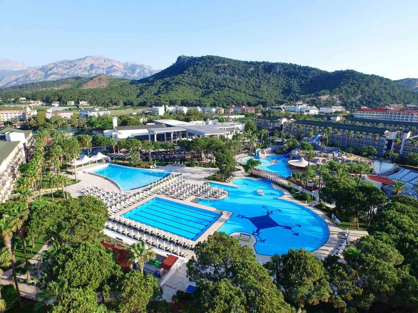 Dobedan World Palace OUTDOOR_POOL