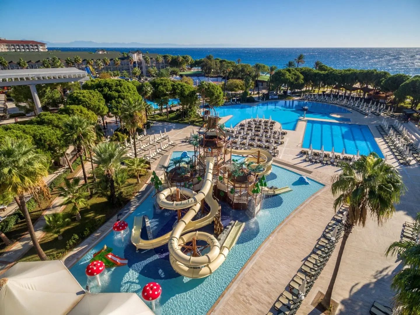 Dobedan World Palace OUTDOOR_POOL