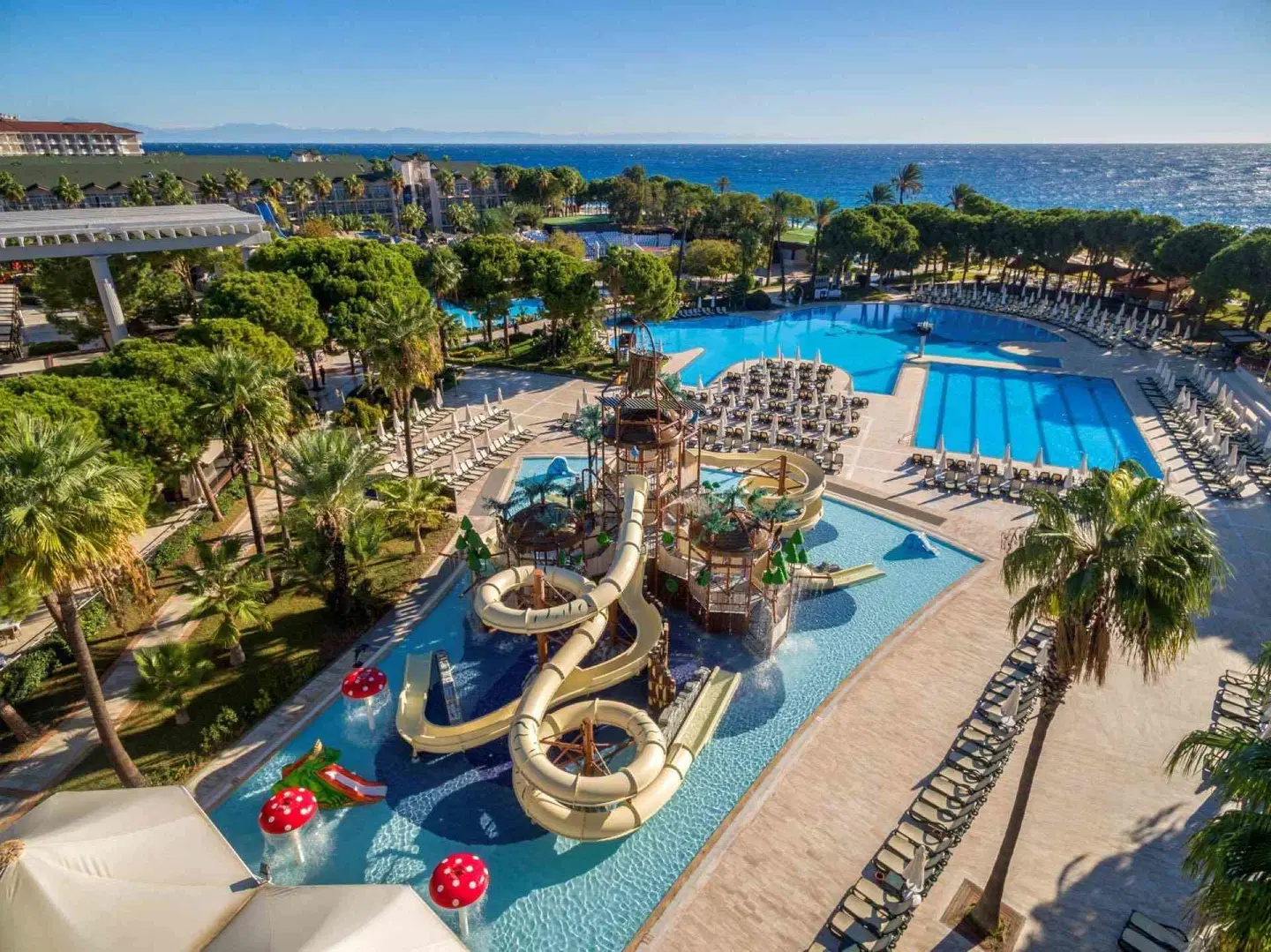 Dobedan World Palace OUTDOOR_POOL