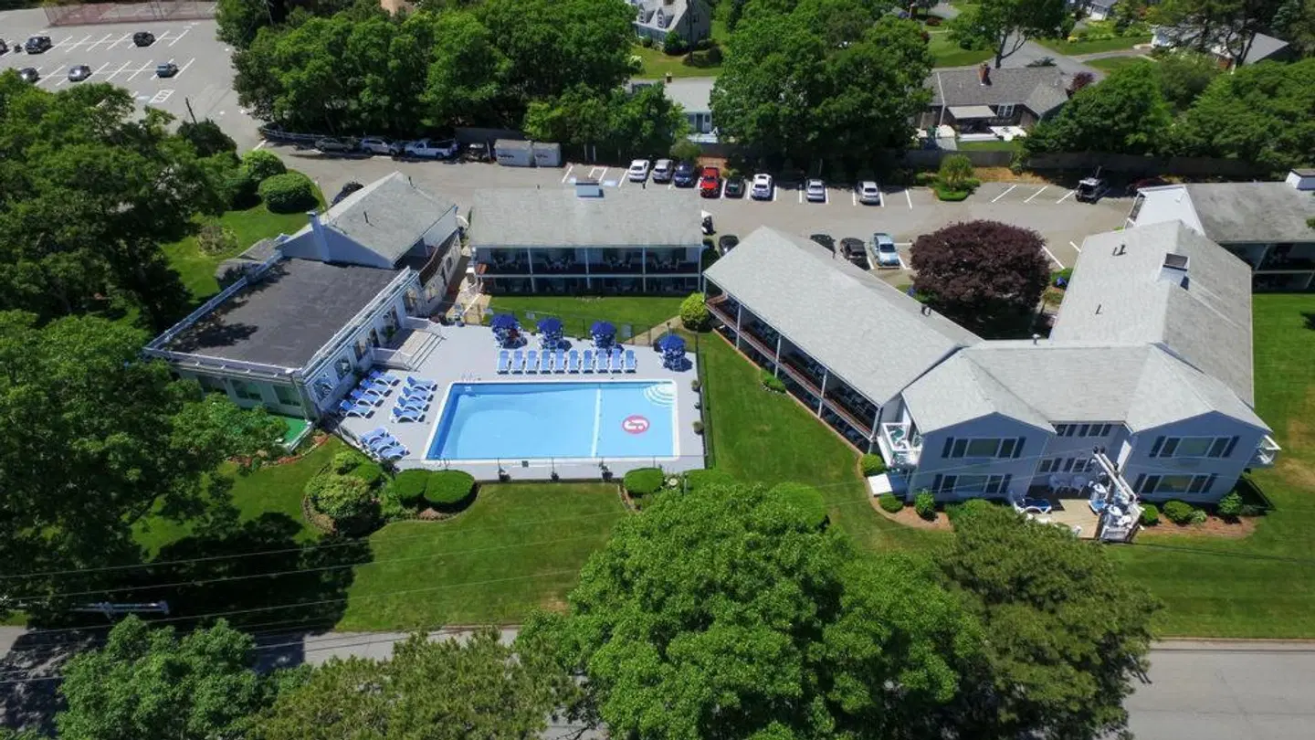 Blue Rock Resort EXTERIOR