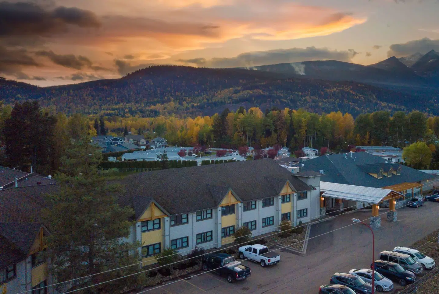 Prestige Hudson Bay Lodge EXTERIOR