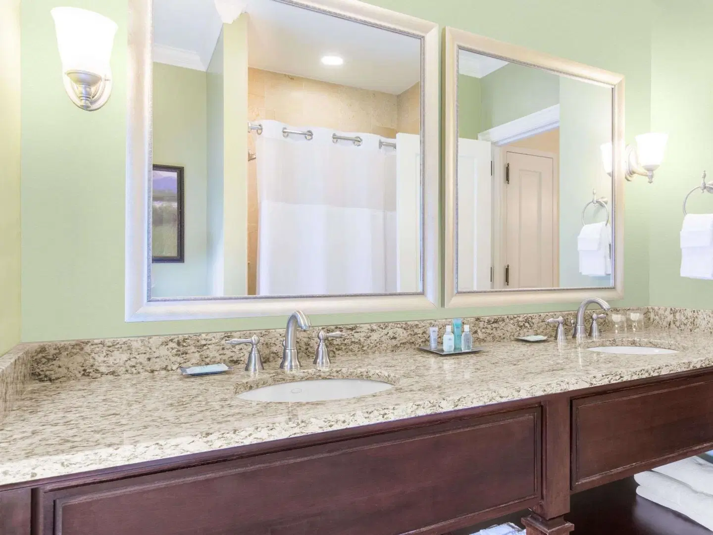 The George Washington Grand Hotel Badezimmer