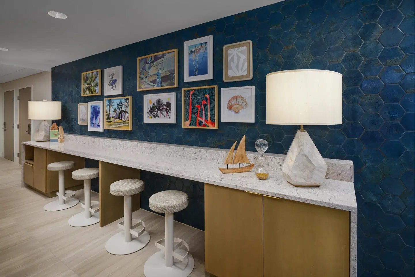 DoubleTree by Hilton Beach Resort Tampa Bay/North Redington Beach Bar