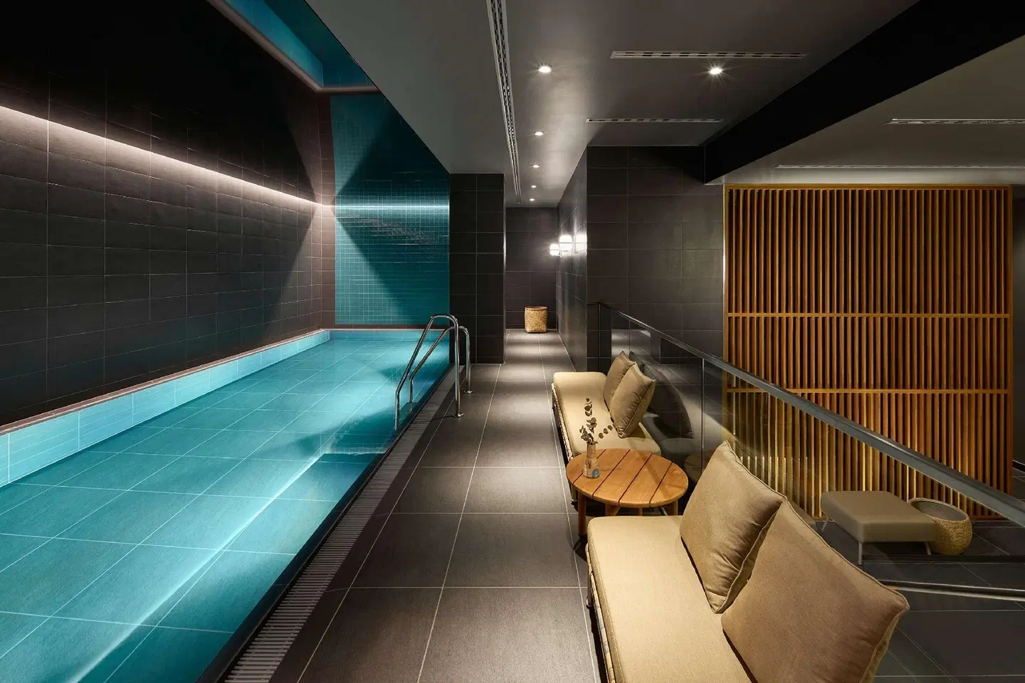Adina Apartment Hotel Stuttgart Hallenbad