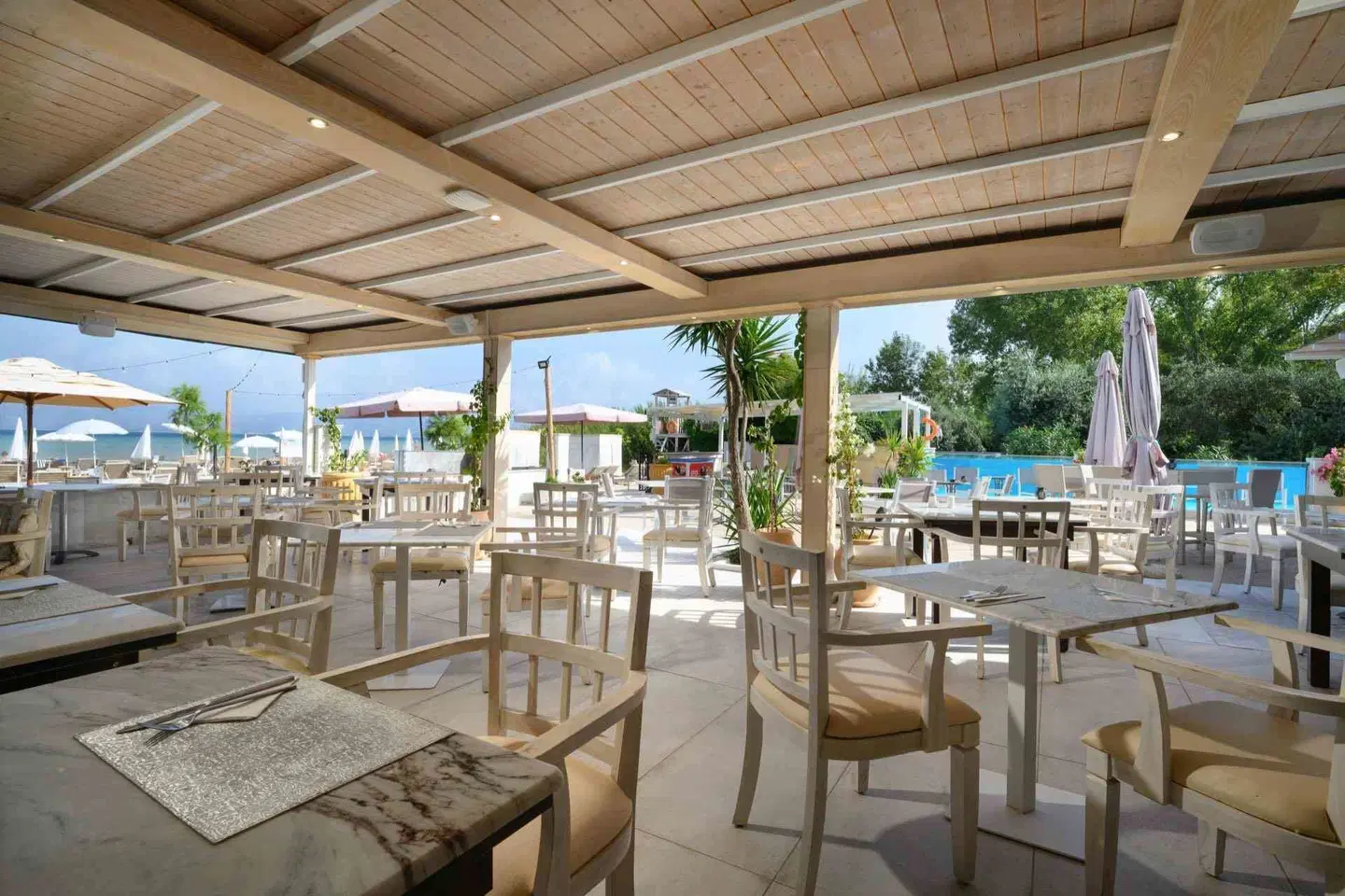 Cavomarina Beach Hotel TERRACE