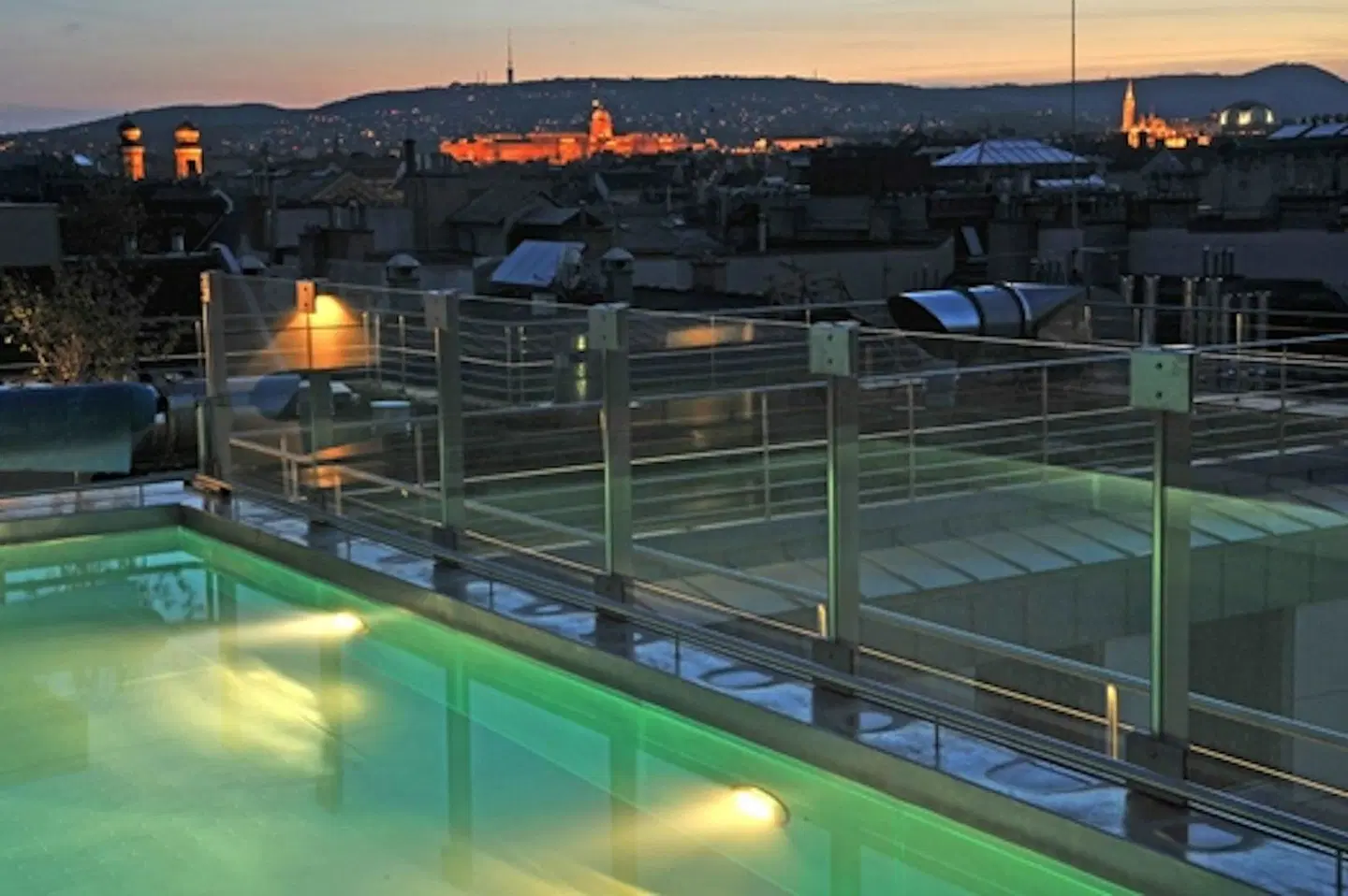 Continental Hotel Budapest Hallenbad