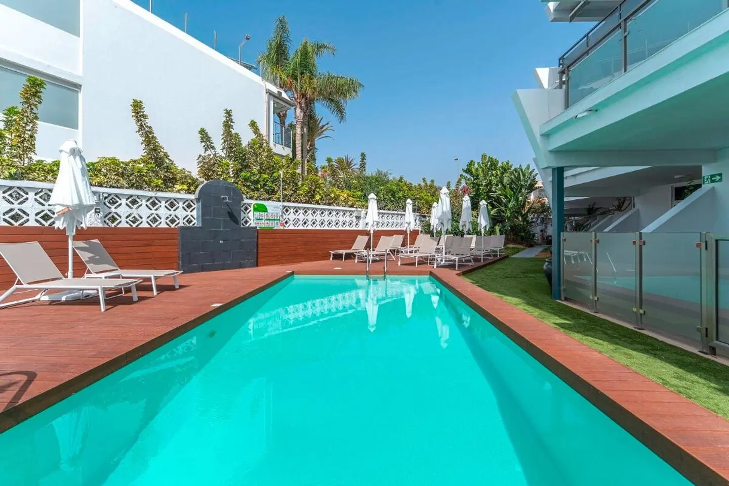 Patricio OUTDOOR_POOL