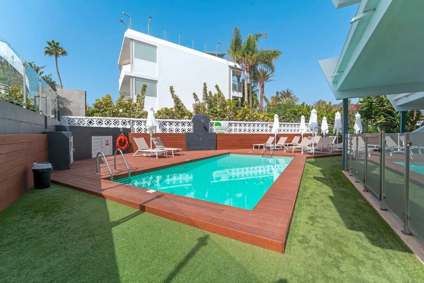 Patricio OUTDOOR_POOL