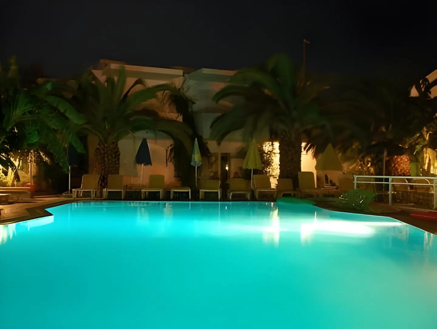 Yiannis Yard Studios & Apartments OUTDOOR_POOL
