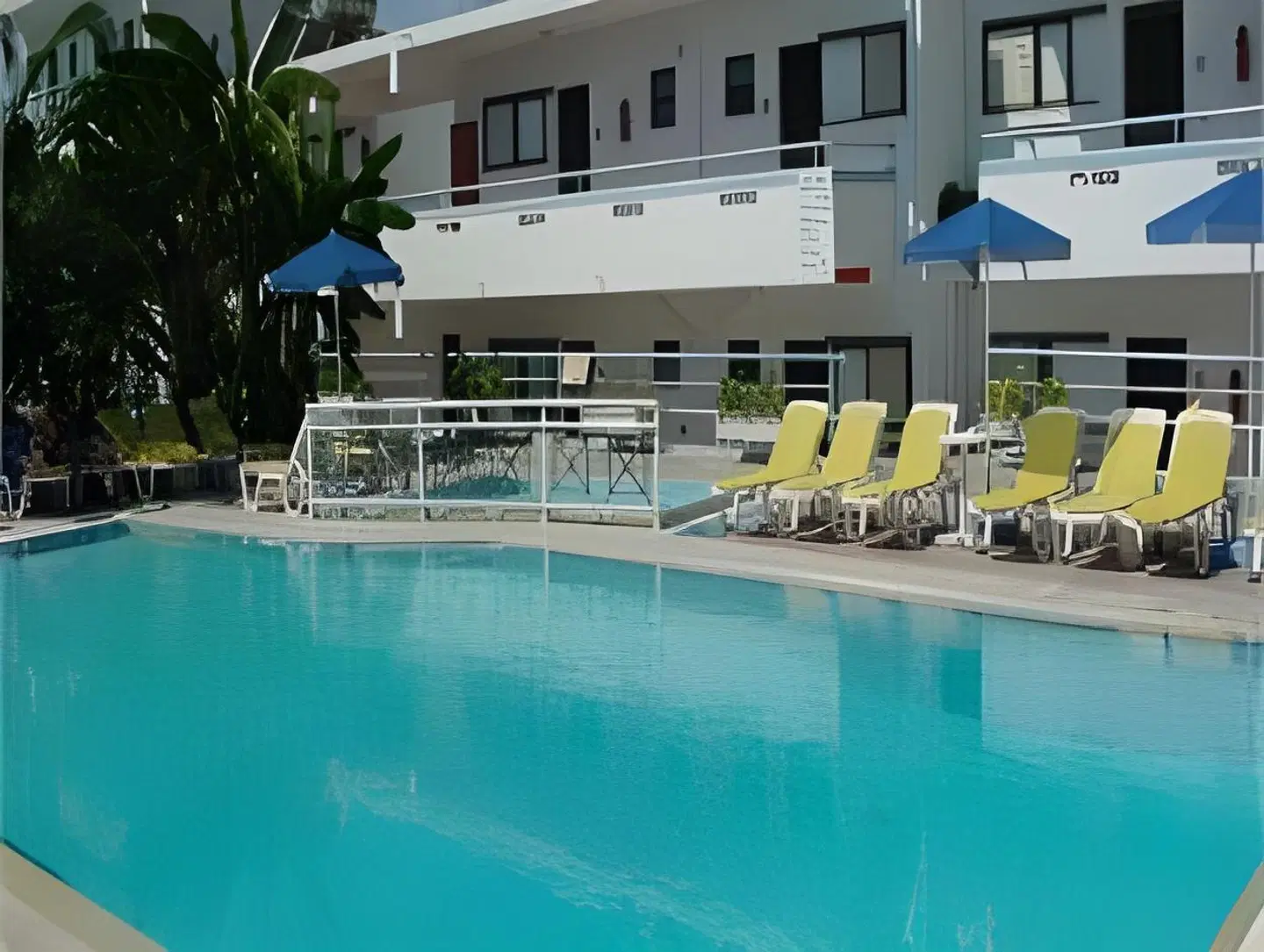 Yiannis Yard Studios & Apartments OUTDOOR_POOL