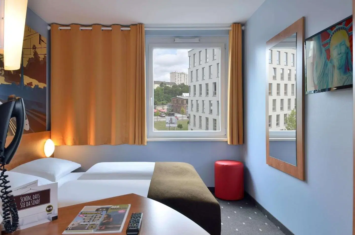 B&B Saarbrücken Hauptbahnhof ROOM_EXAMPLE
