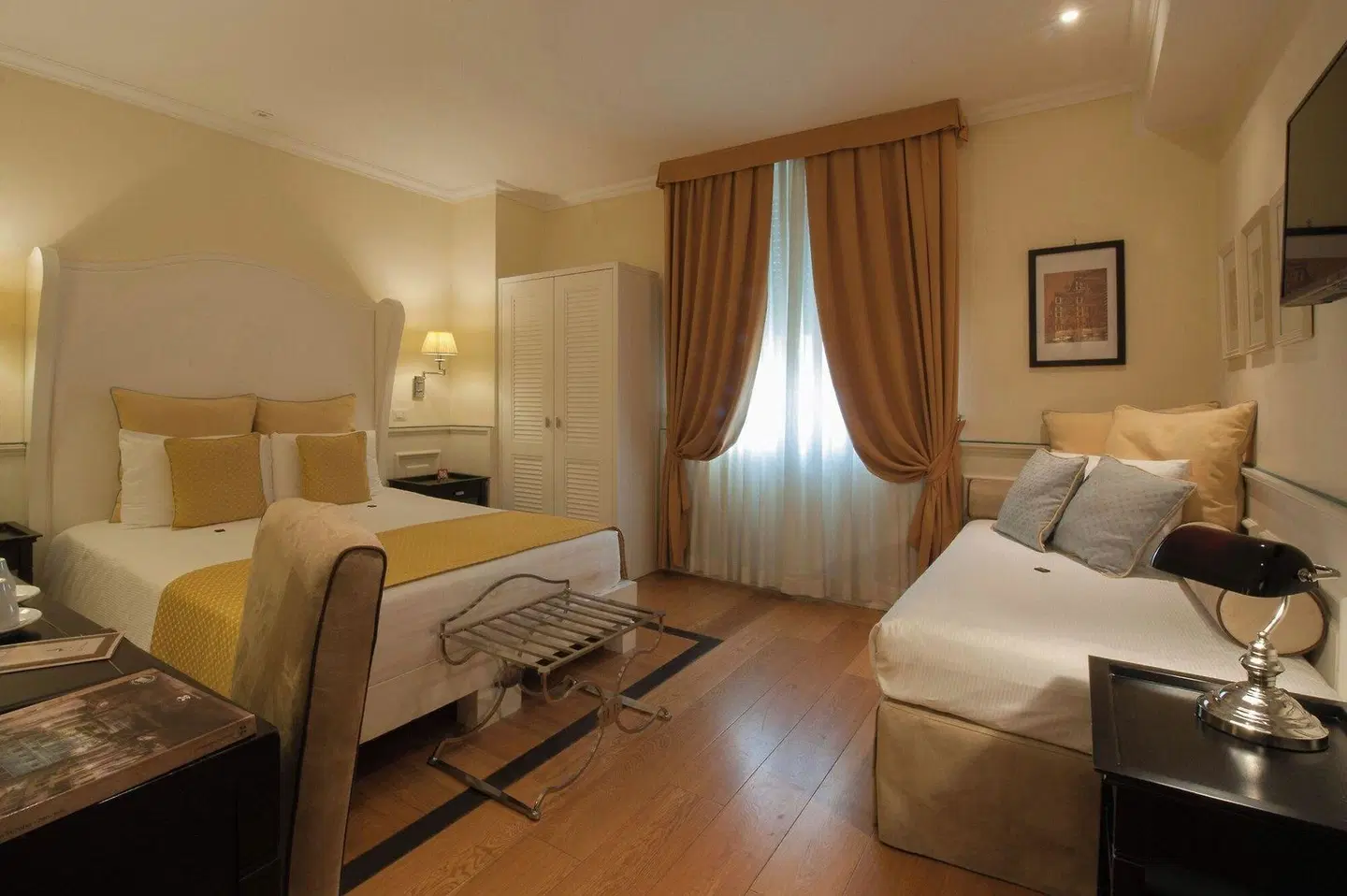 Bologna ROOM_EXAMPLE