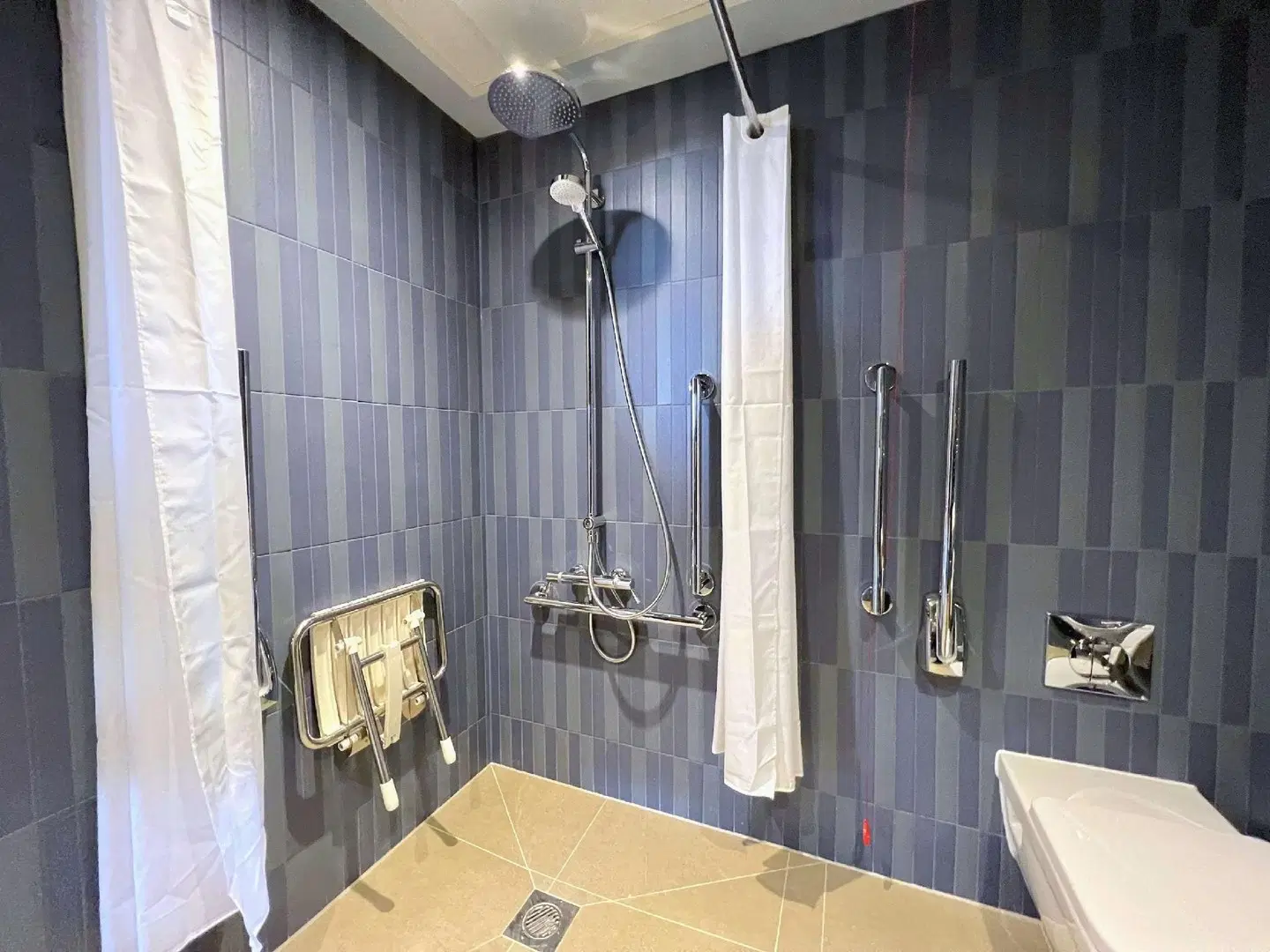 Hex Hotel at Yorkshire Wildlife Park Badezimmer