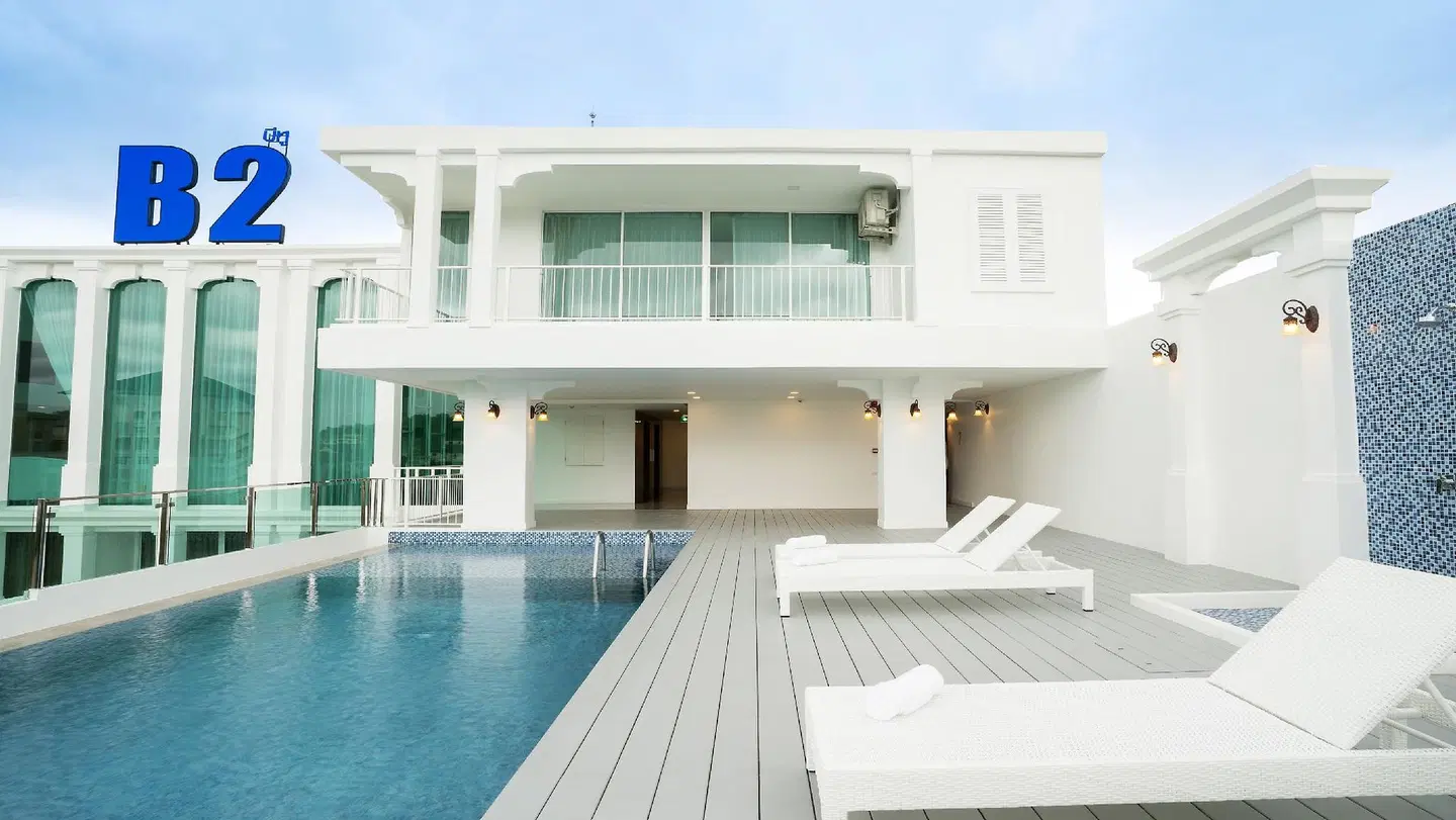 B2 Phuket Premier Hotel OUTDOOR_POOL