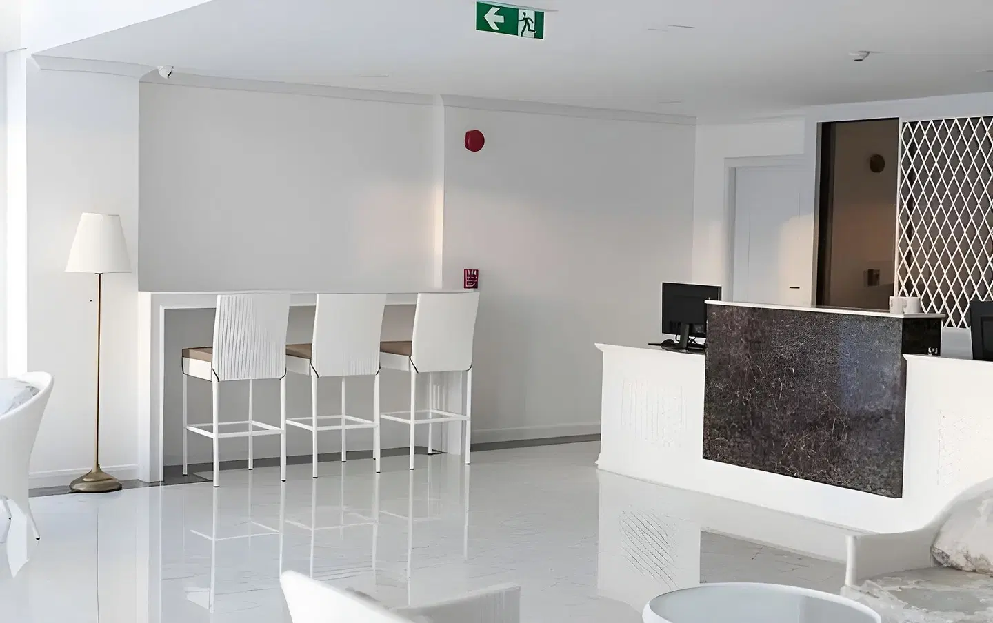 B2 Phuket Premier Hotel Badezimmer