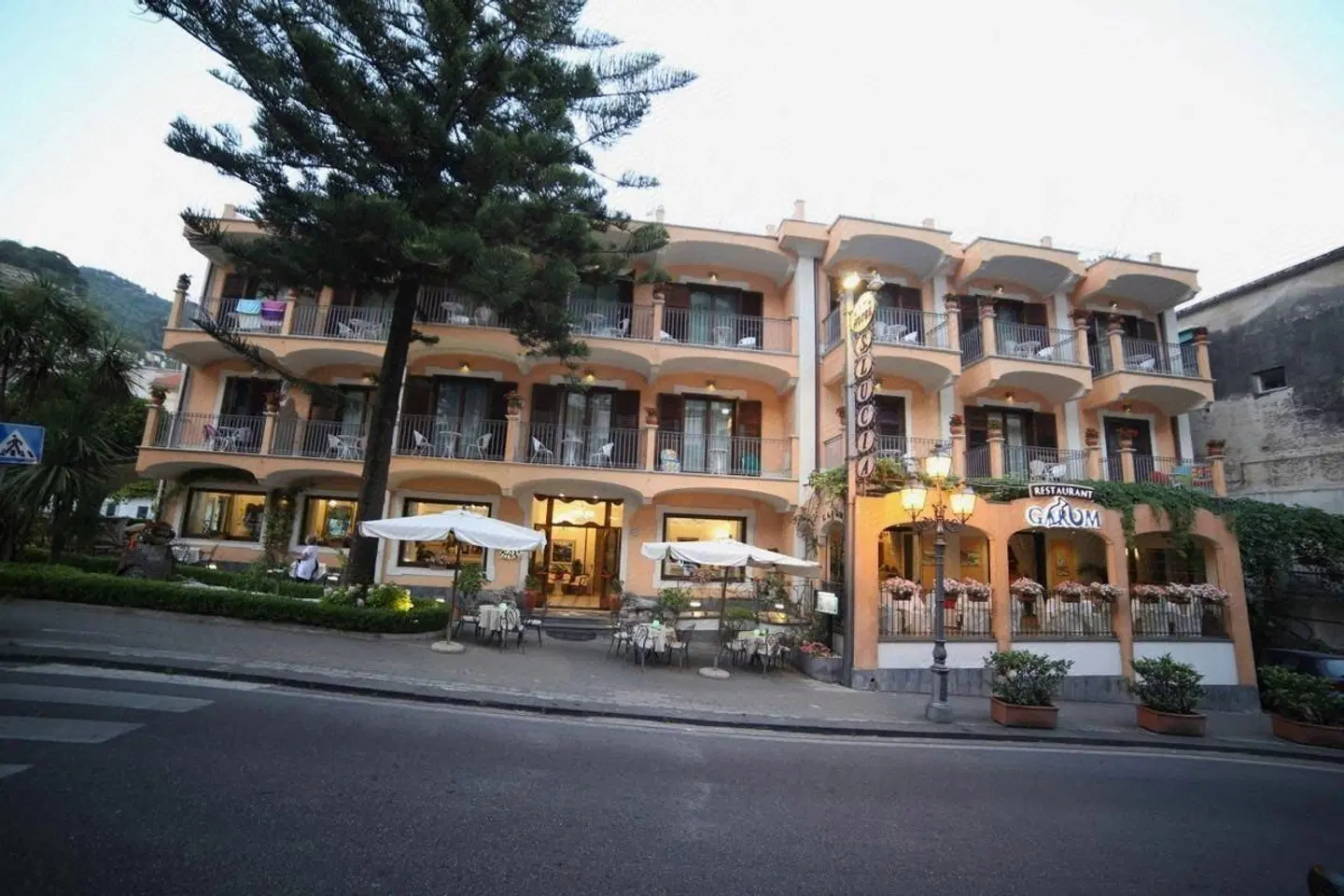 Hotel Santa Lucia EXTERIOR