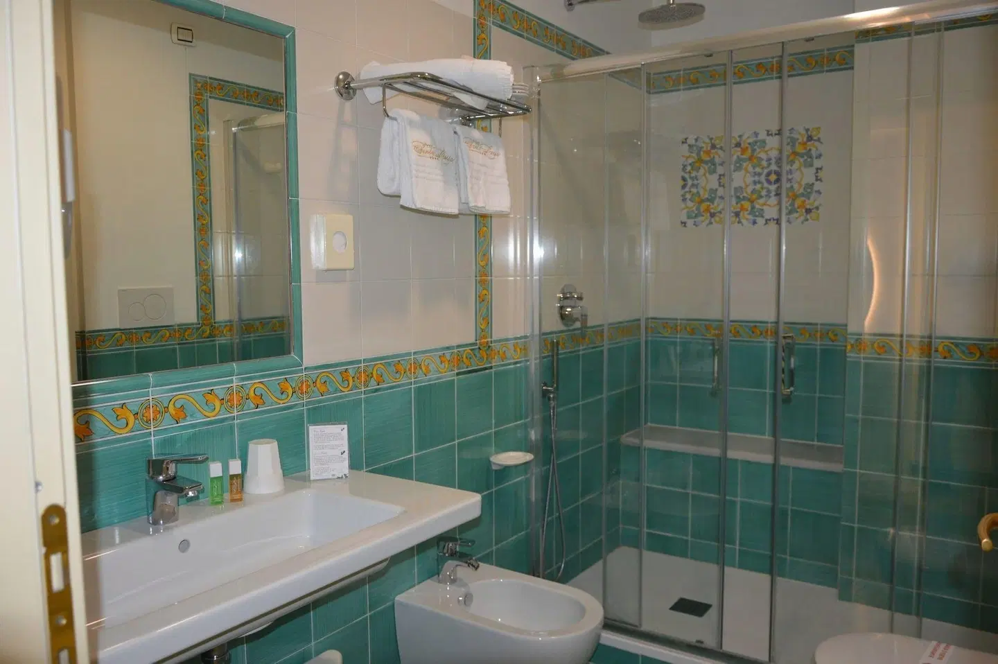Hotel Santa Lucia Badezimmer
