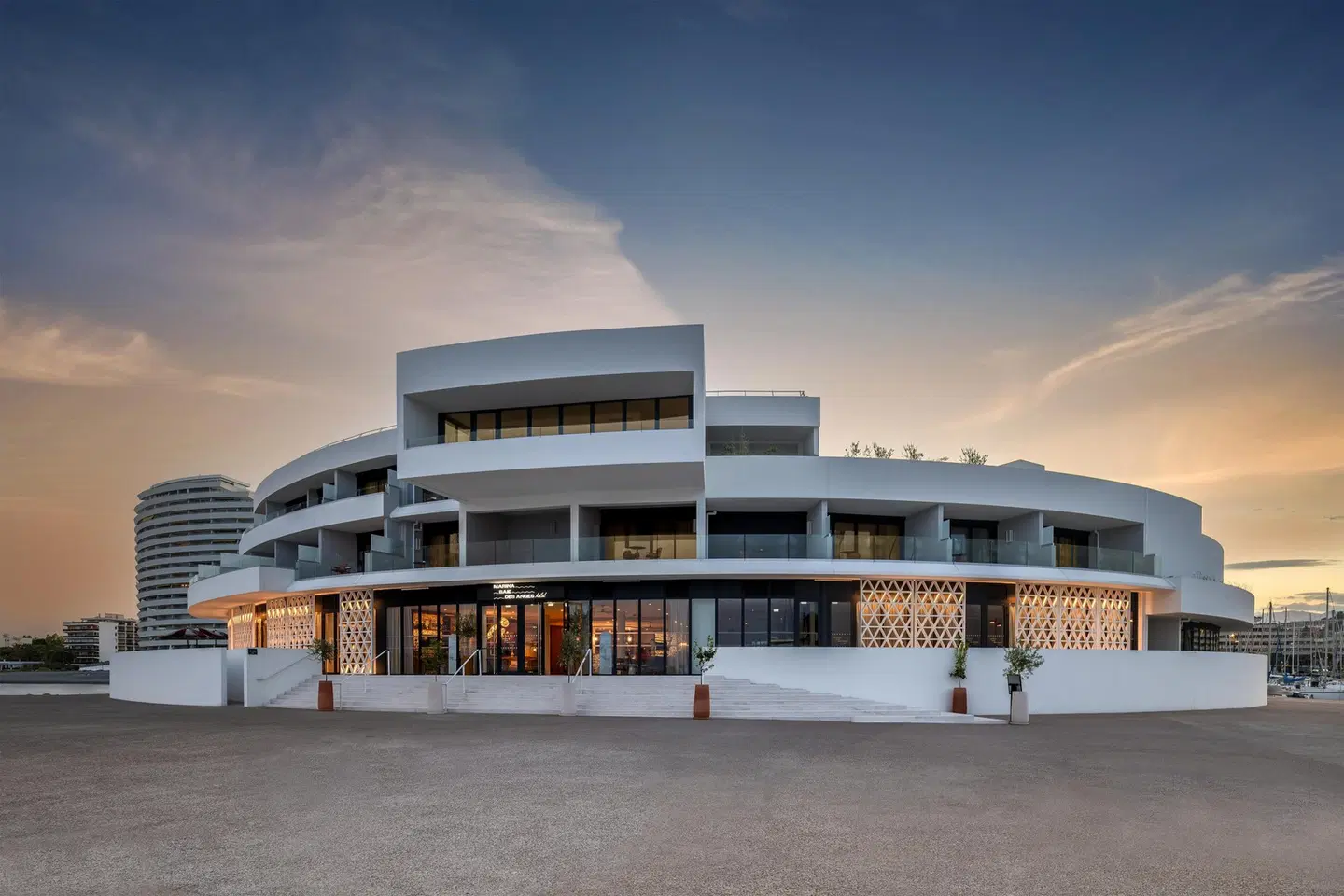 Marina Baie des Anges Hotel, Curio Collection by Hilton EXTERIOR