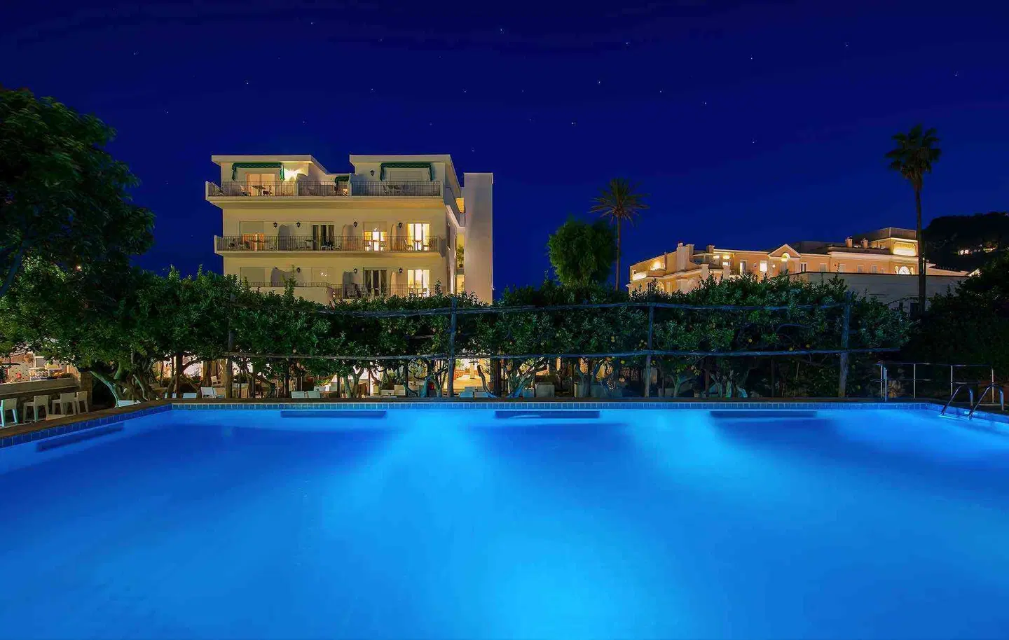 Syrene OUTDOOR_POOL