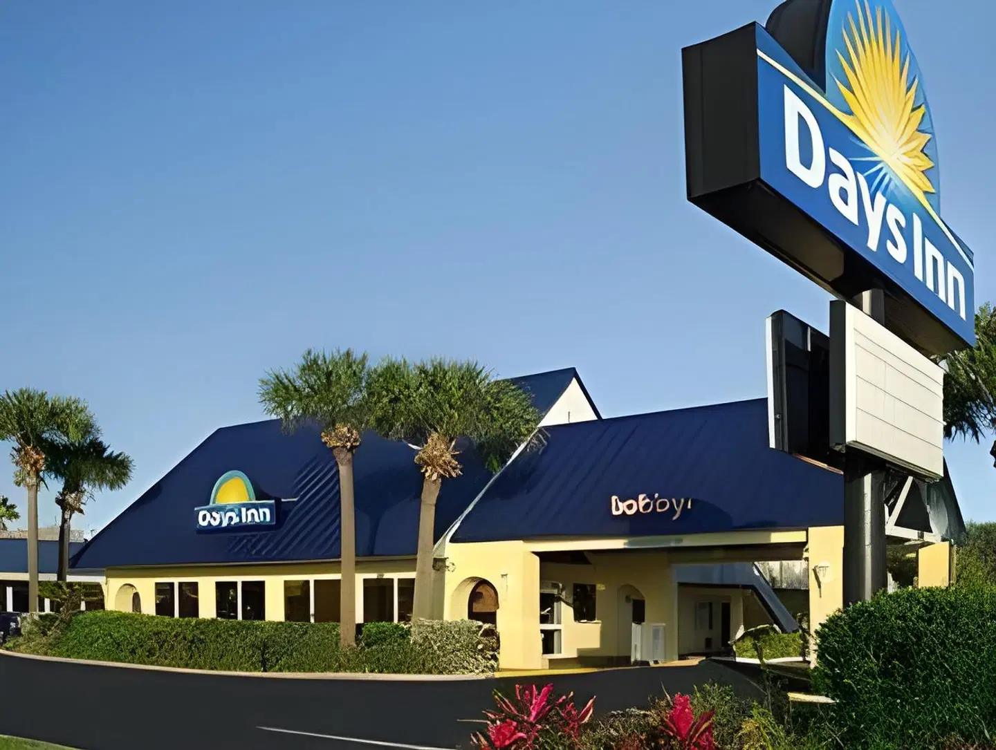 Days Inn by Wyndham Cocoa Beach Port Canaveral EXTERIOR