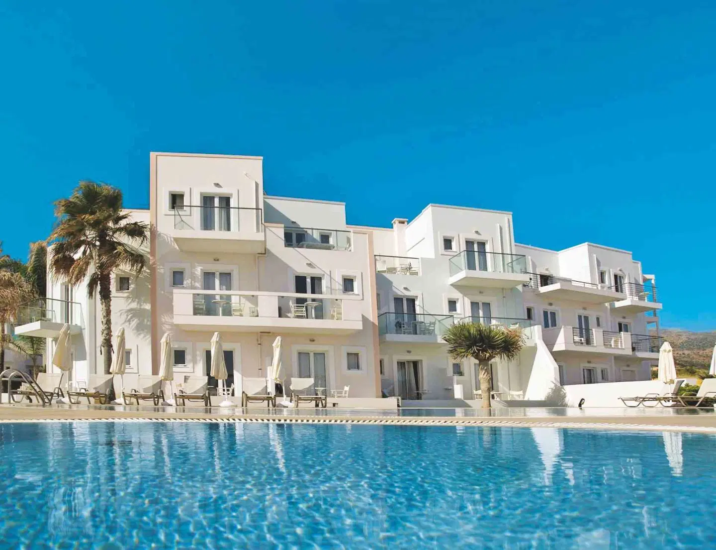 Akrogiali Beach Hotel Apts. OUTDOOR_POOL