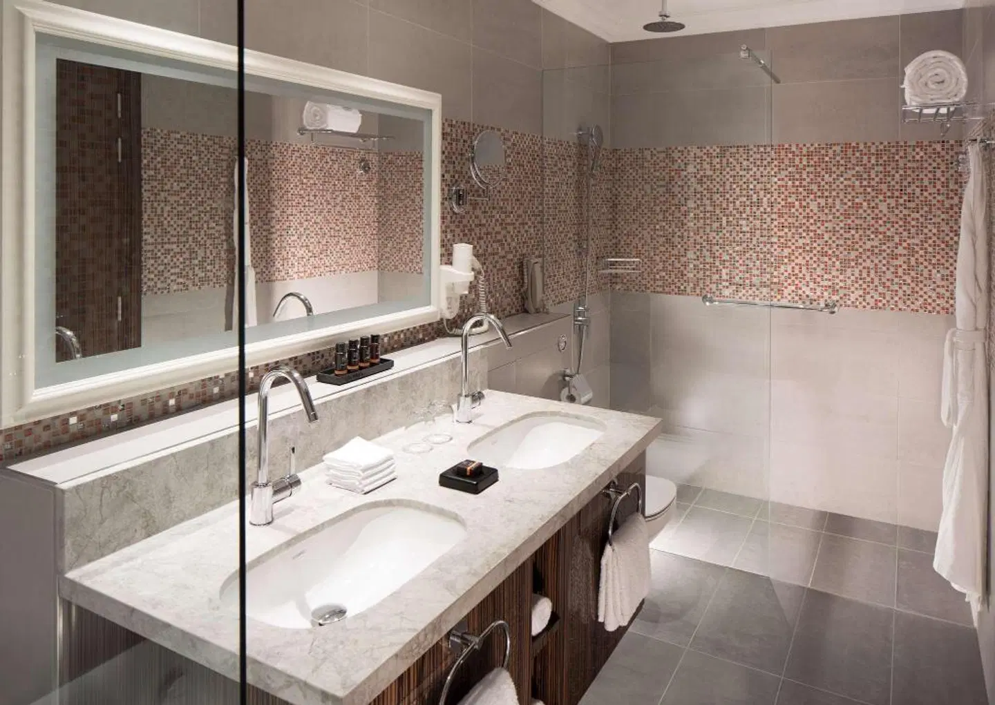 Naumi Hotel Dubai Badezimmer