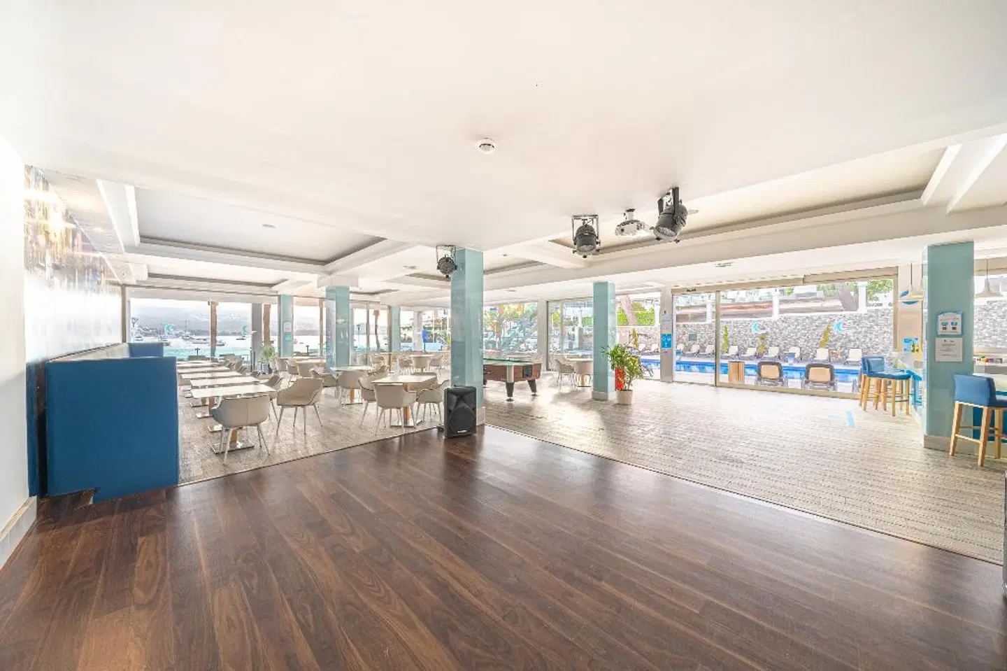 Seramar Comodoro Playa Bar
