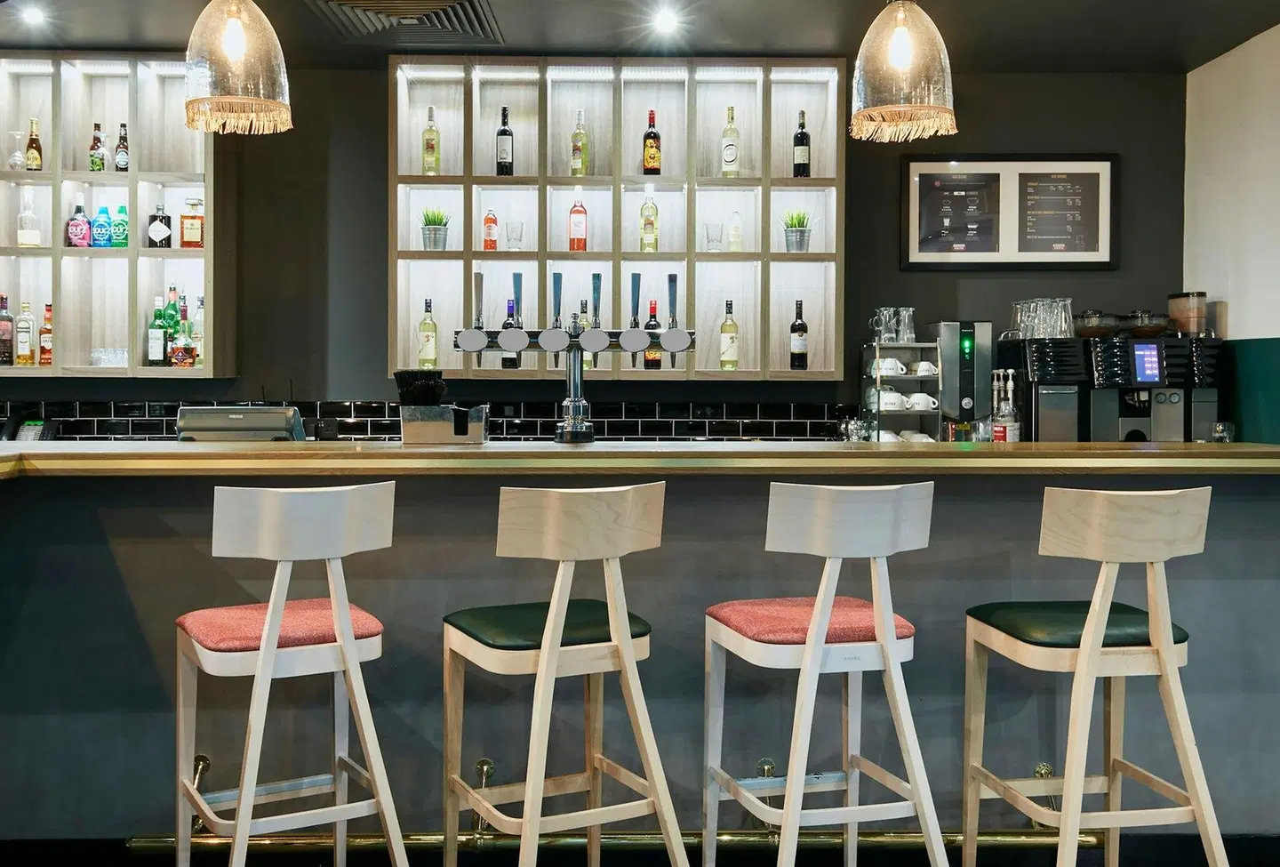 Leonardo Hotel Manchester Central Bar