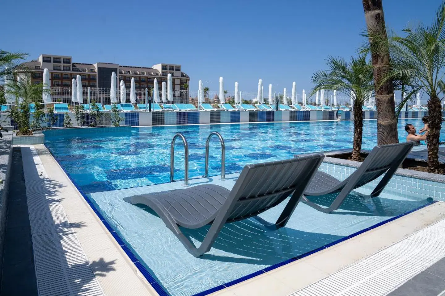 Armella Hill Hotel OUTDOOR_POOL