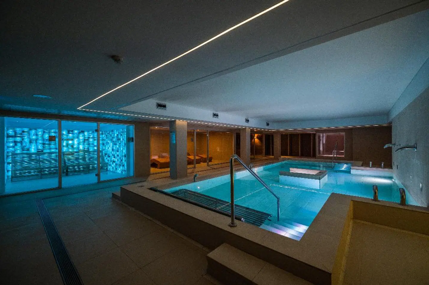 Hotel Sorli Emocions Hallenbad