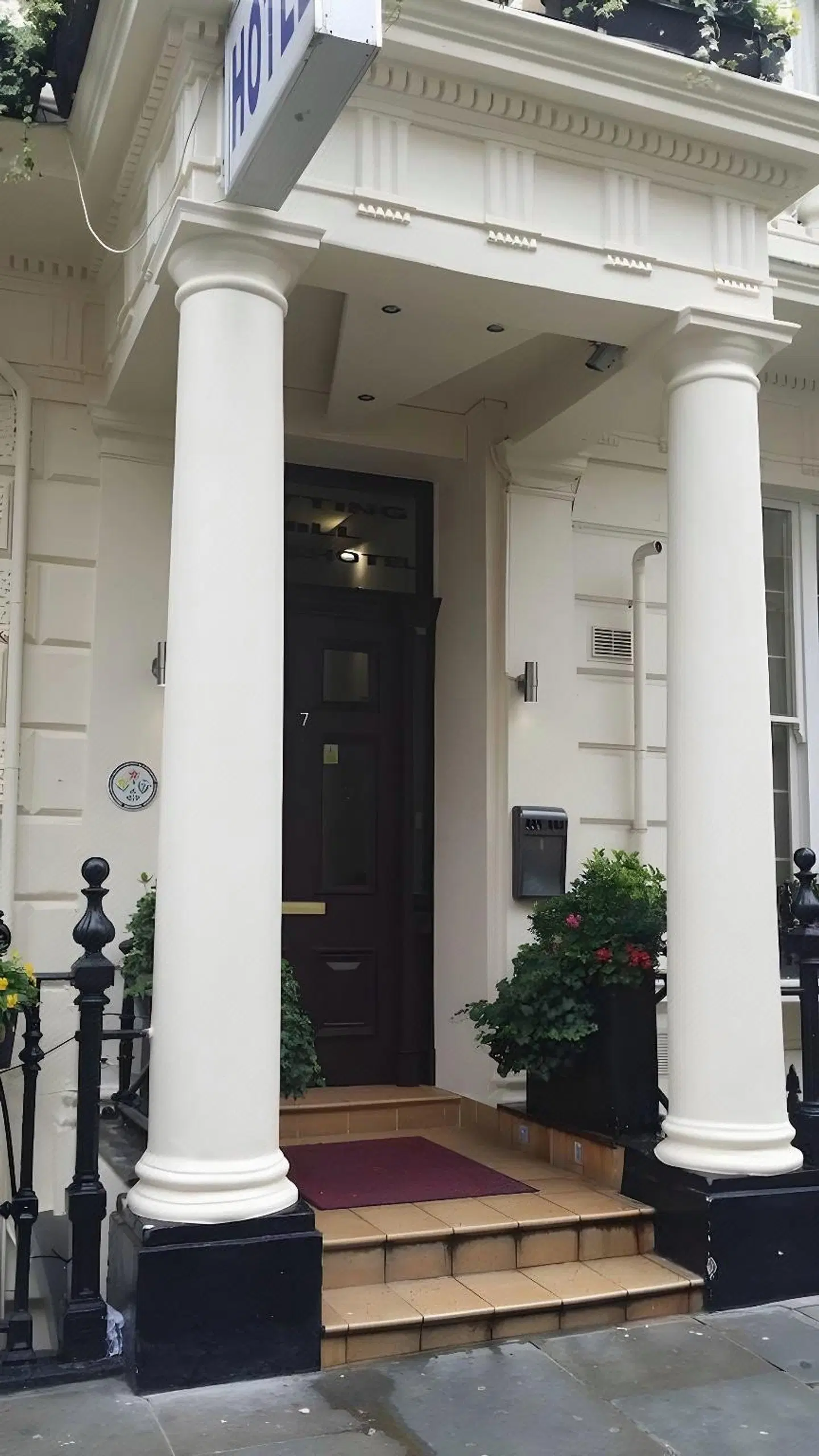 Notting Hill Gate EXTERIOR