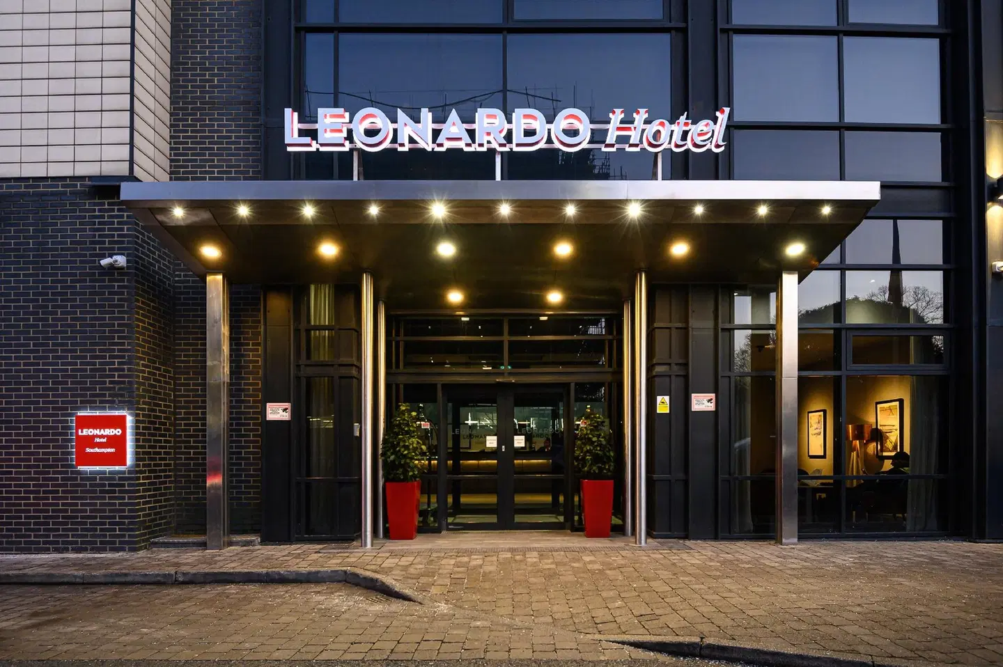 Leonardo Hotel Southampton EXTERIOR
