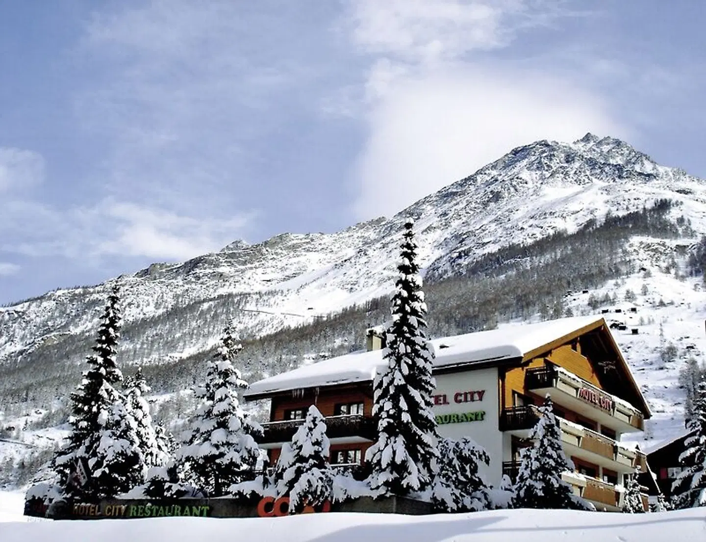Hotel City EXTERIOR