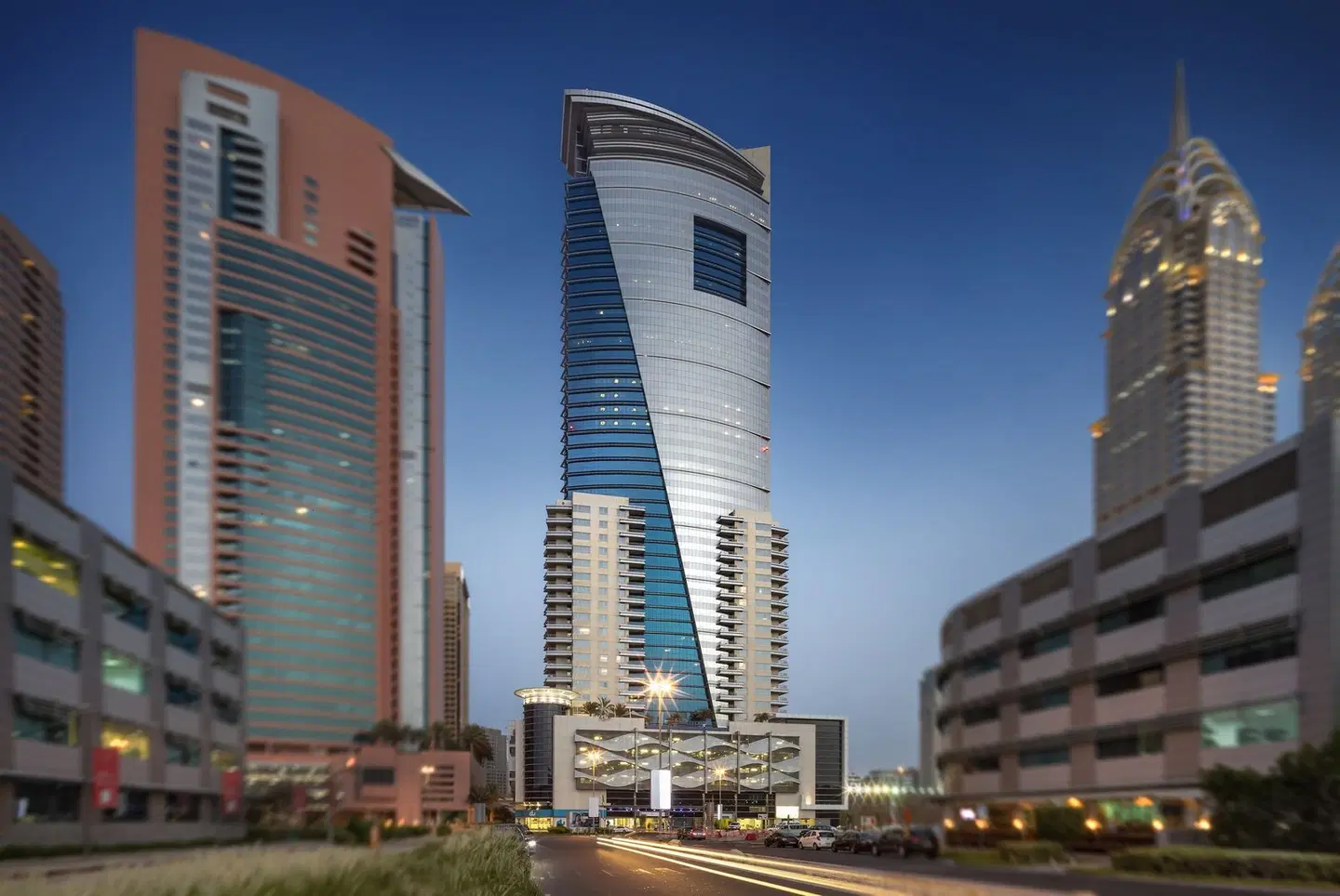 Staybridge Suites Dubai Internet City by IHG EXTERIOR