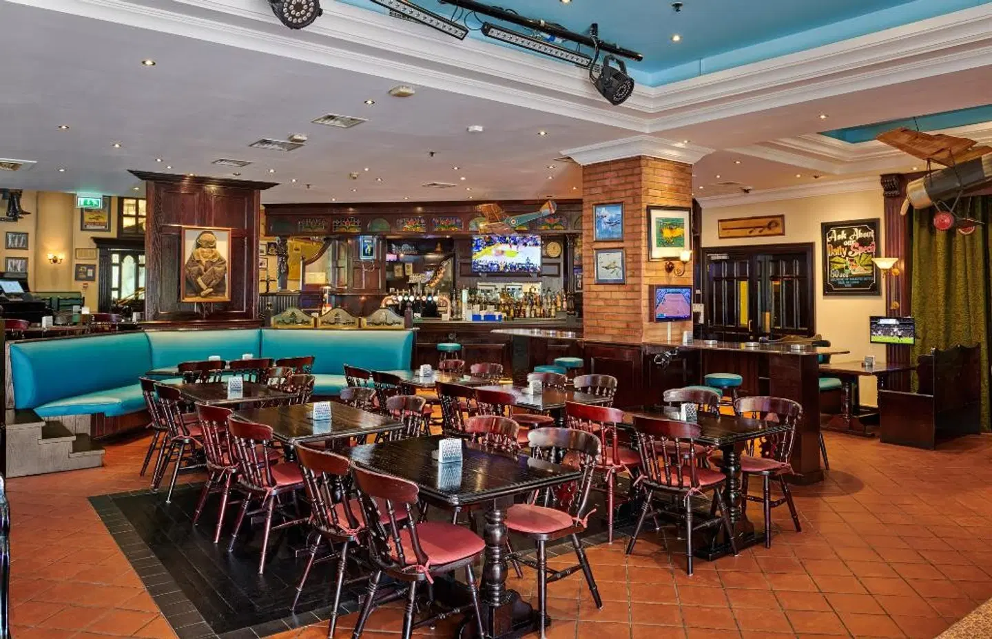 Millennium Airport Hotel Dubai Bar
