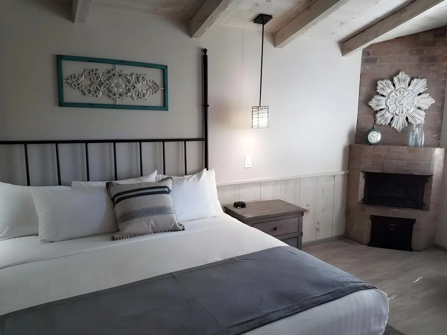 Sky Ranch Lodge ROOM_EXAMPLE
