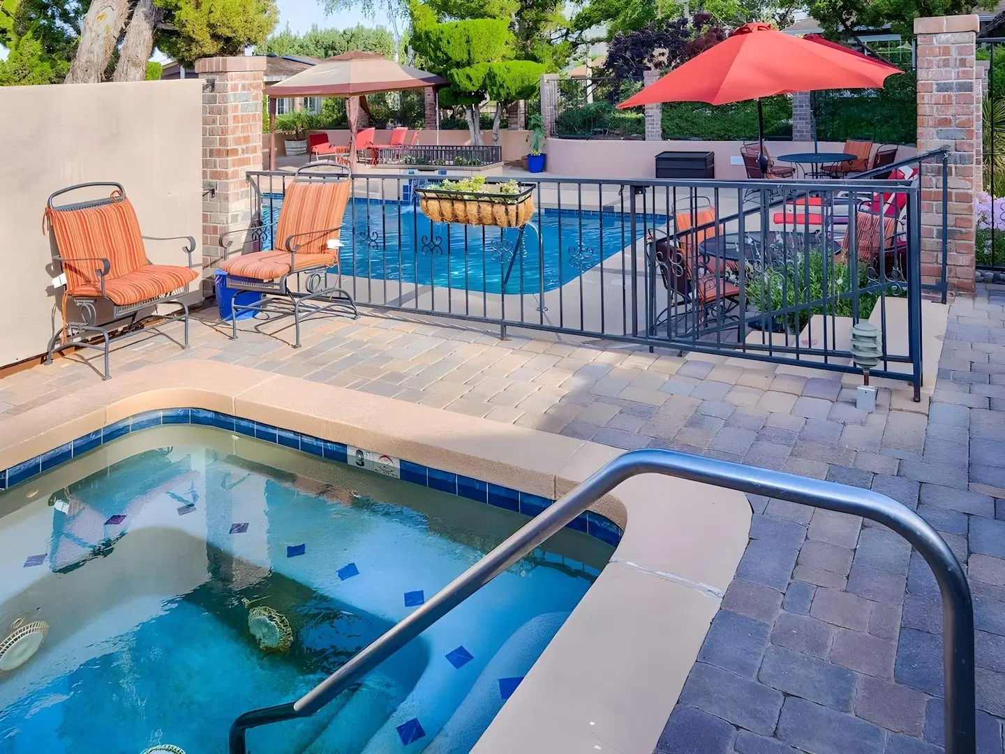 Sky Ranch Lodge OUTDOOR_POOL