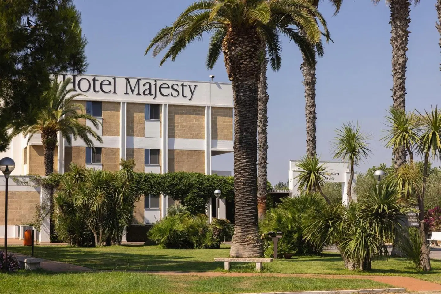Majesty Bari EXTERIOR