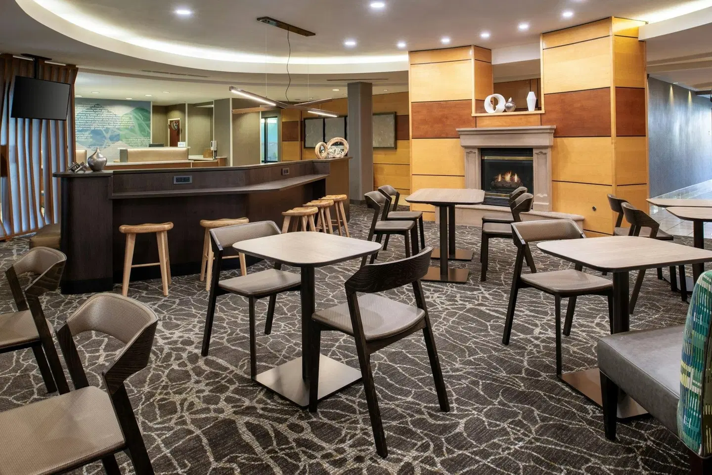 SpringHill Suites by Marriott Medford Bar