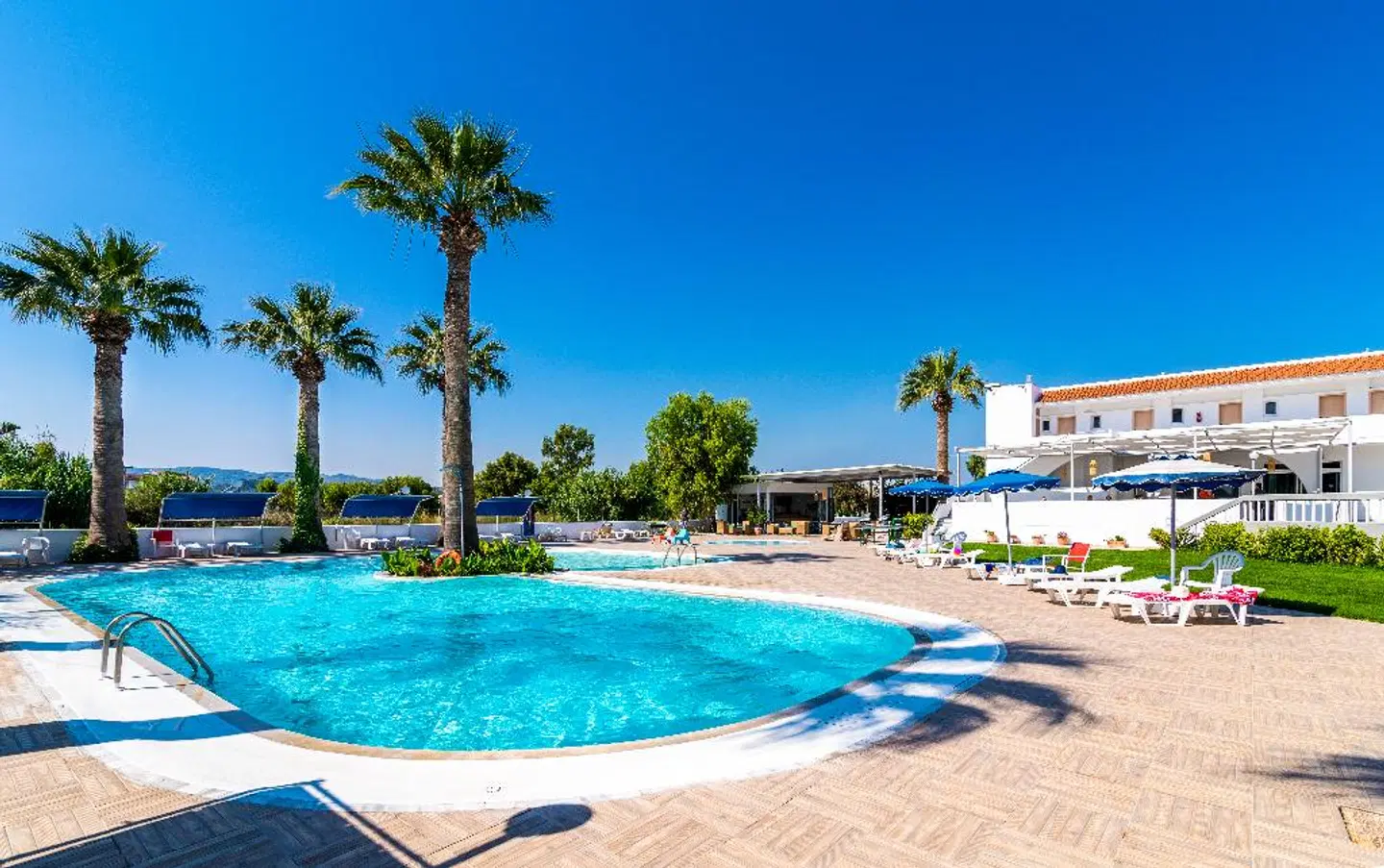 Sabina Hotel OUTDOOR_POOL