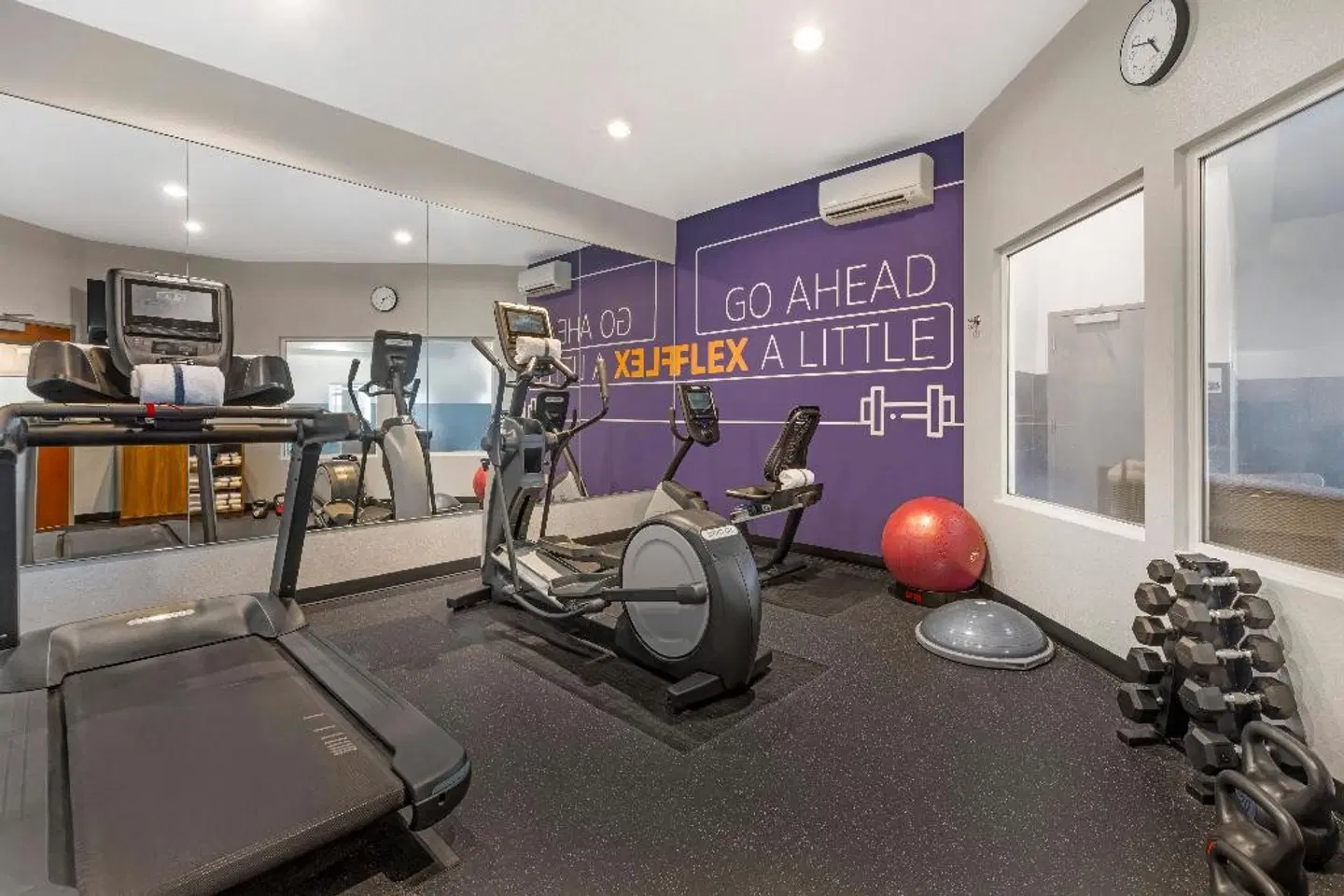 Holiday Inn Express & Suites Astoria by IHG SPORTS_AND_LEISURE