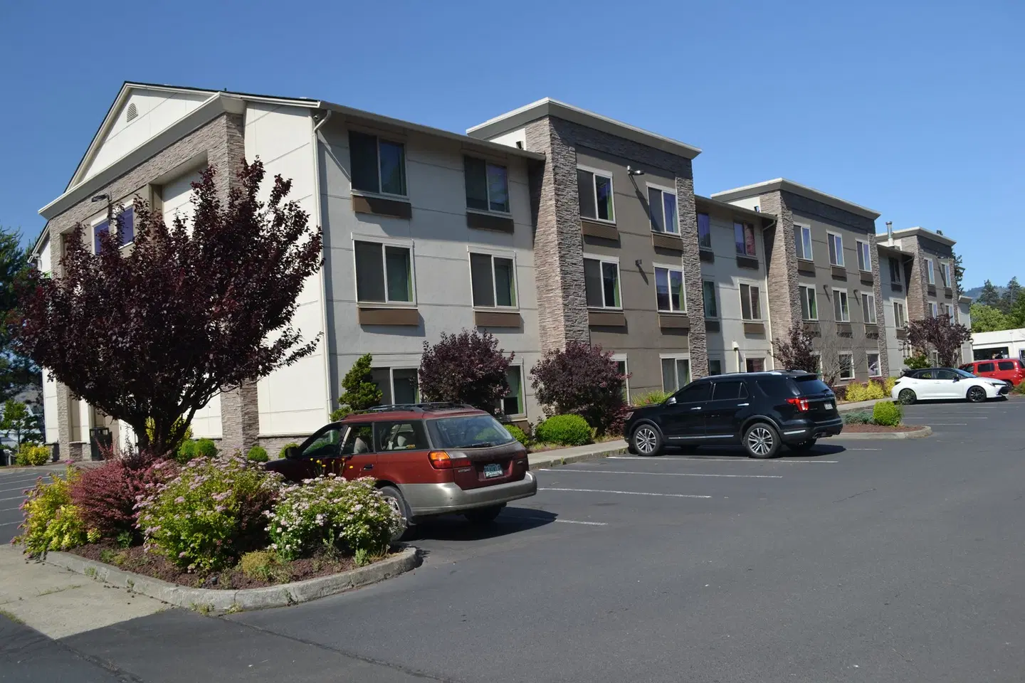 Holiday Inn Express & Suites Hood River by IHG EXTERIOR