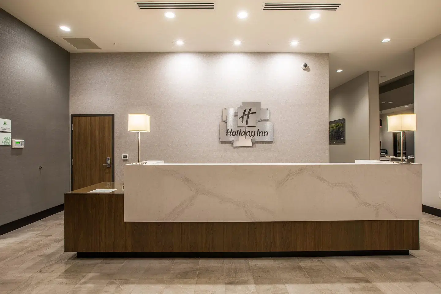 Holiday Inn Hillsboro by IHG LOUNGE_LOBBY