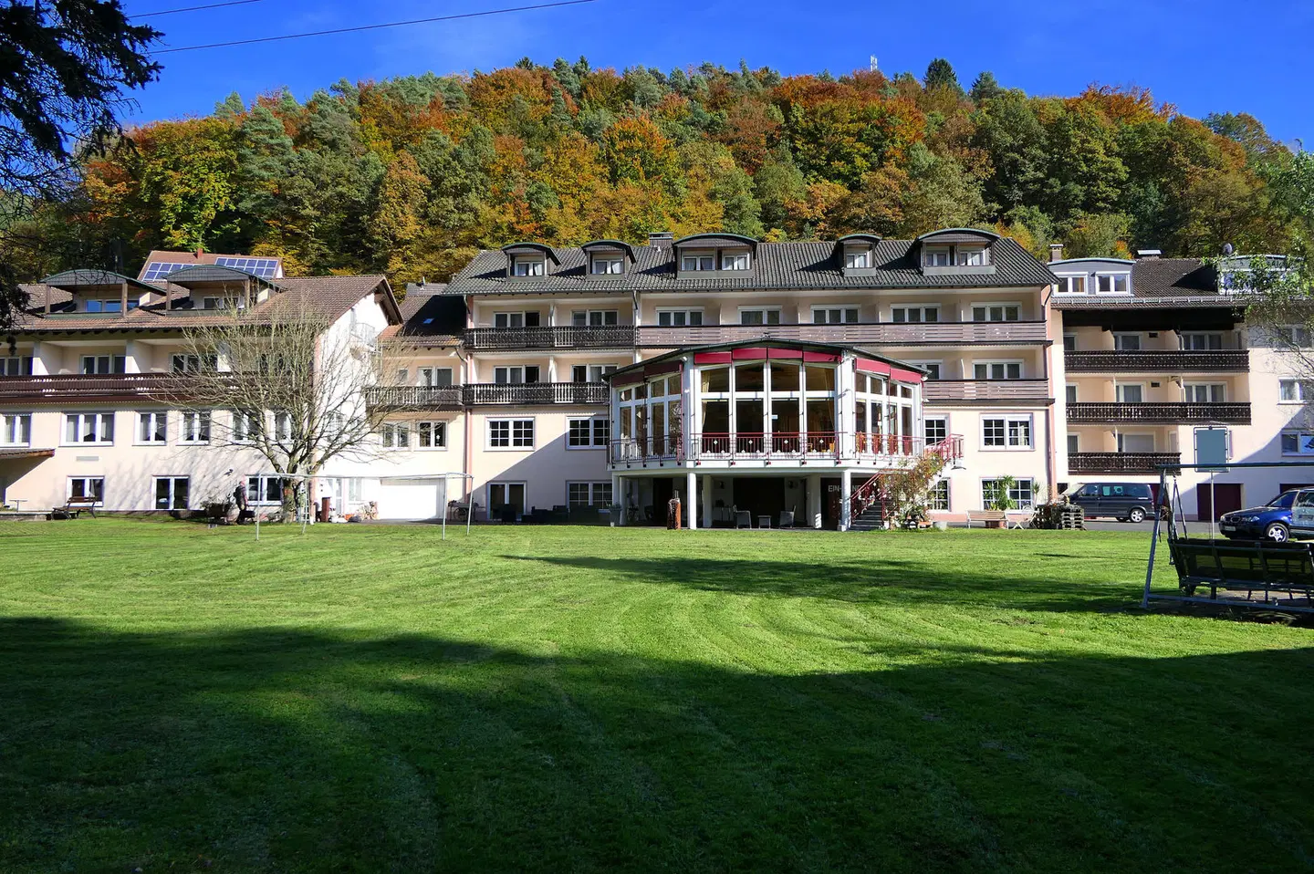 Christel EXTERIOR