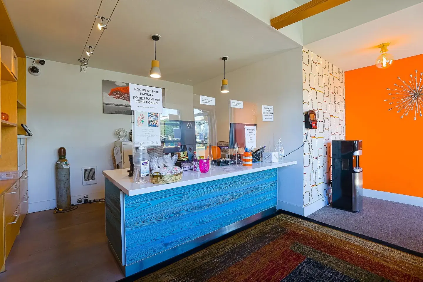 Coast River Inn by OYO Seaside LOUNGE_LOBBY