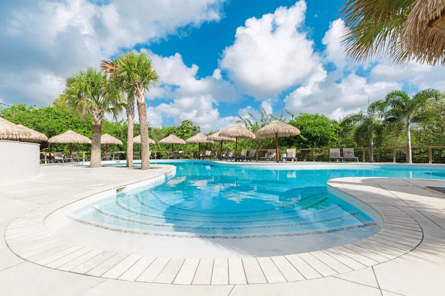 Morena Resort OUTDOOR_POOL