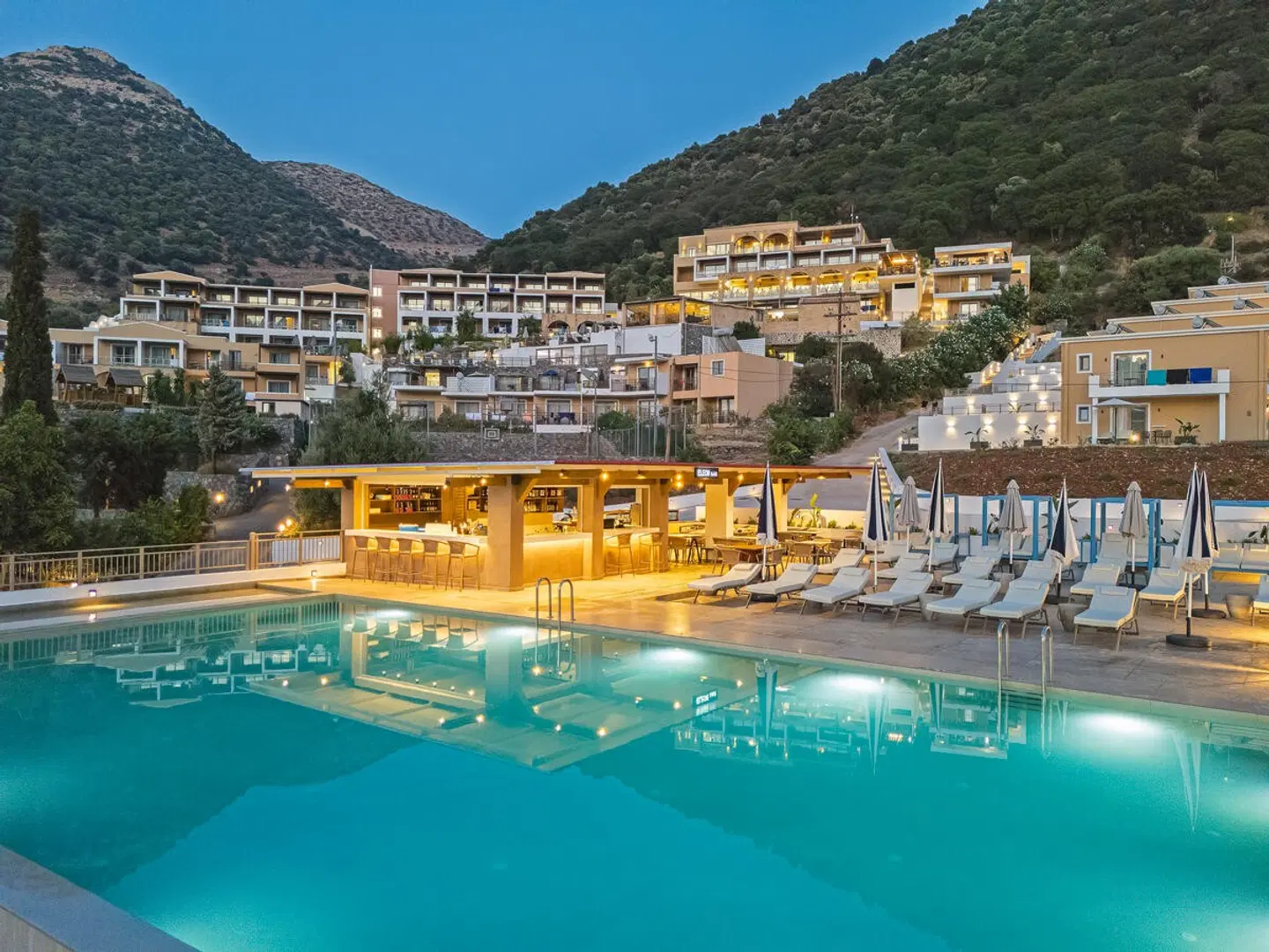 Filion Suites Resort & Spa OUTDOOR_POOL