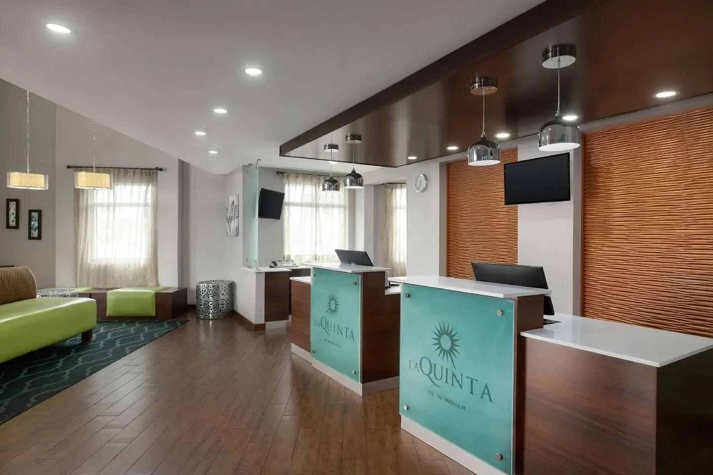 La Quinta Inn & Suites Oceanfront Daytona Beach LOUNGE_LOBBY