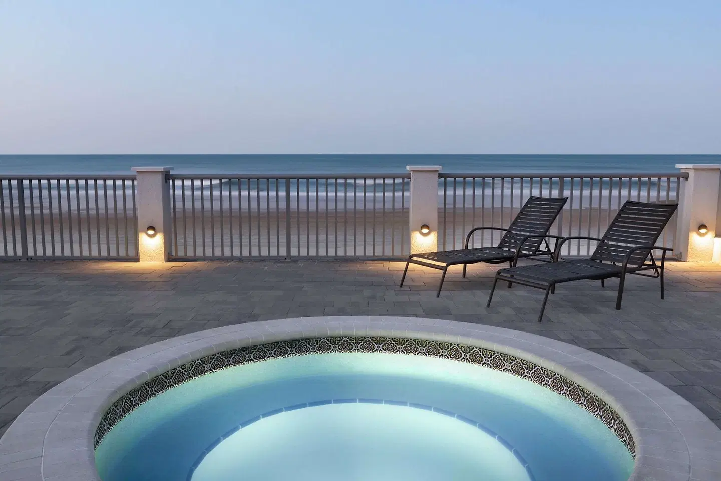 La Quinta Inn & Suites Oceanfront Daytona Beach OUTDOOR_POOL